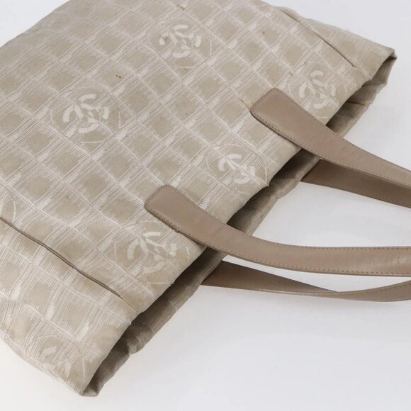 CHANEL New Travel Line Tote Bag Nylon Beige Gold CC Auth ti3466 - Picture 7 of 16